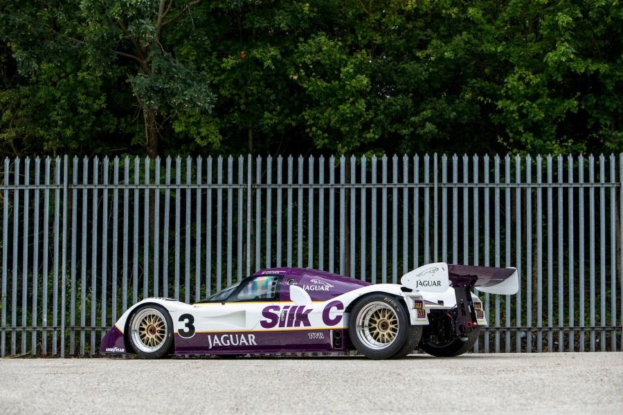  Jaguar XJR11 1990 года  (фото 10 из 16)